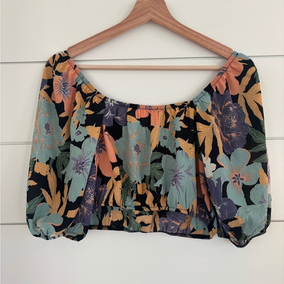 Sienna Sky Floral Crop Top - Picture 3 of 3